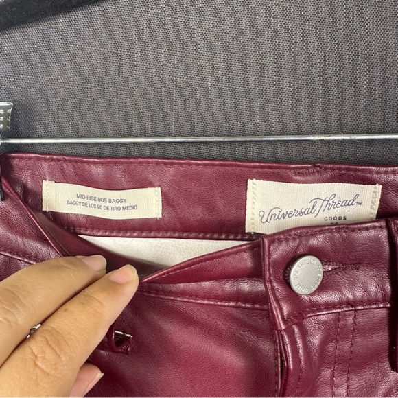 Universal Thread Women’s Burgundy Mid-Rise Baggy Pants Size 8 - Picture 2 of 6